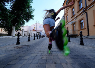 Roller Skating for Fitness: Explore the fitness benefits of roller skating