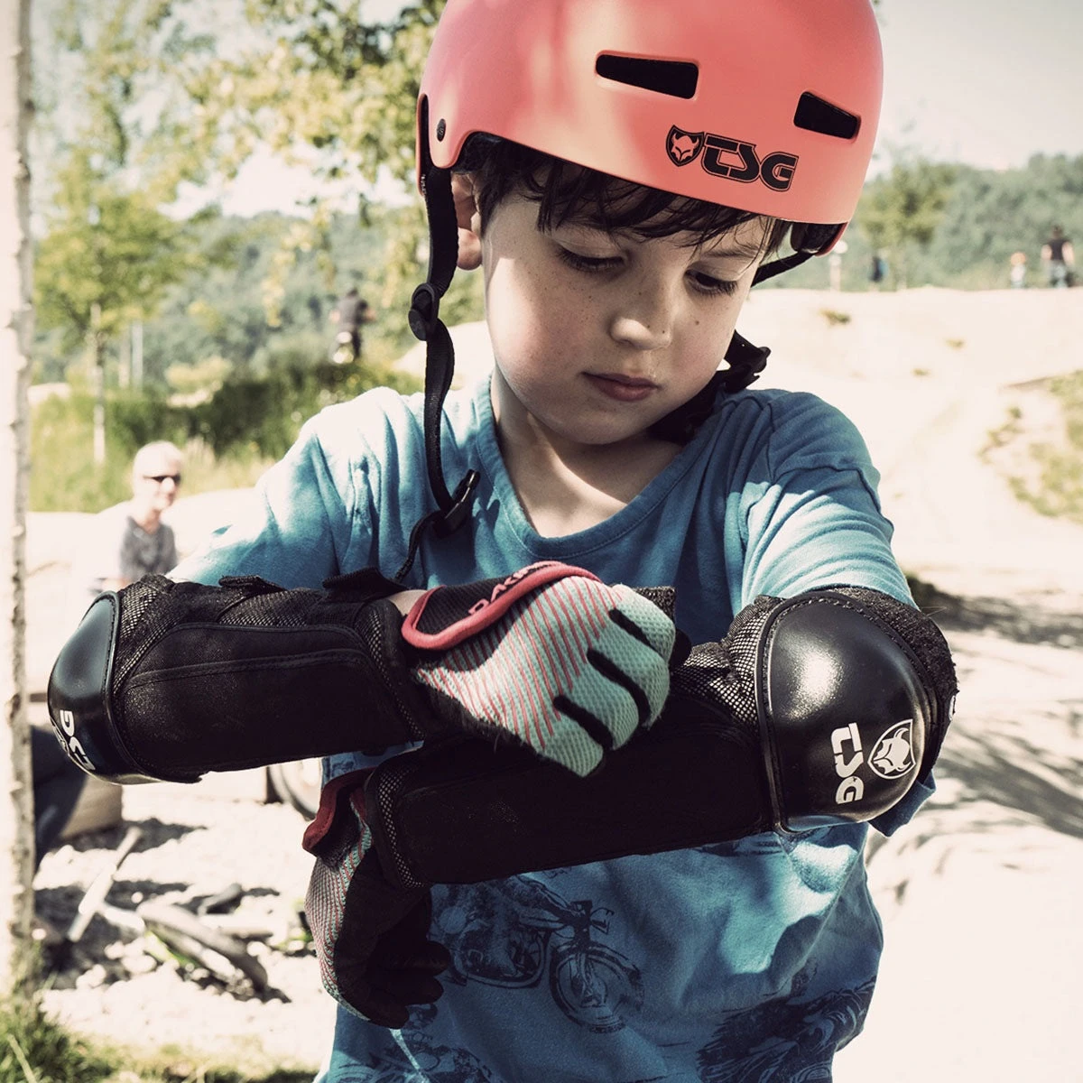 TSG Youth Elbow and Forearm Guards fit